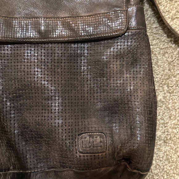 Bed Stu convertible back pack into cross body leather purse - Picture 8 of 8